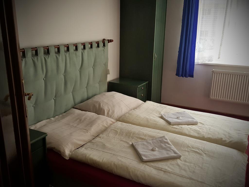 Harmony Hall Apartments Hradec Králové Esterno foto